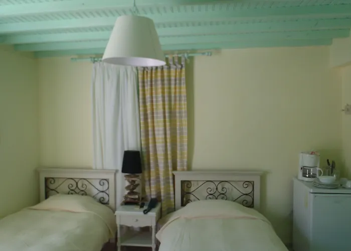 Aparthotel & Rania 3*