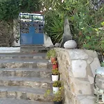 & Rania Lejlighedshotel